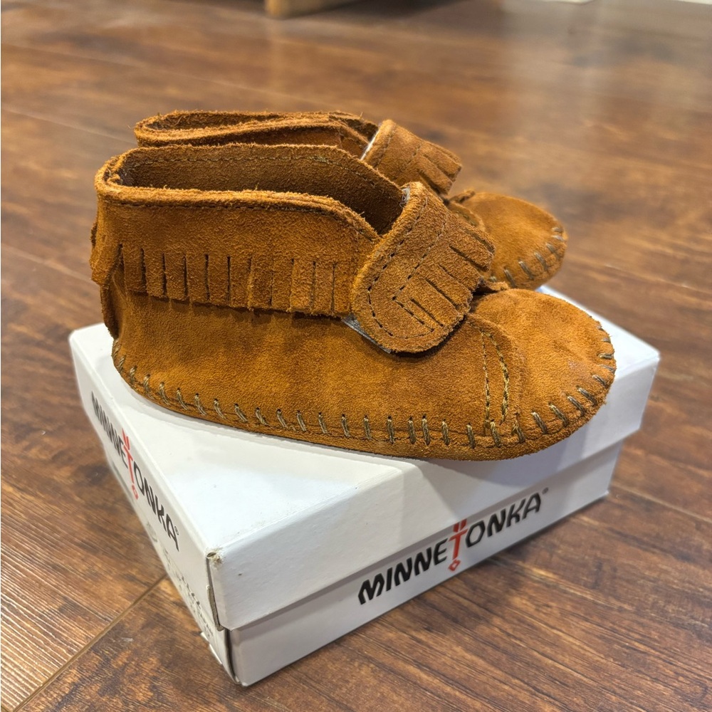 Minnetonka Kids Suede Fringe Moccasins in Chestnut Brown